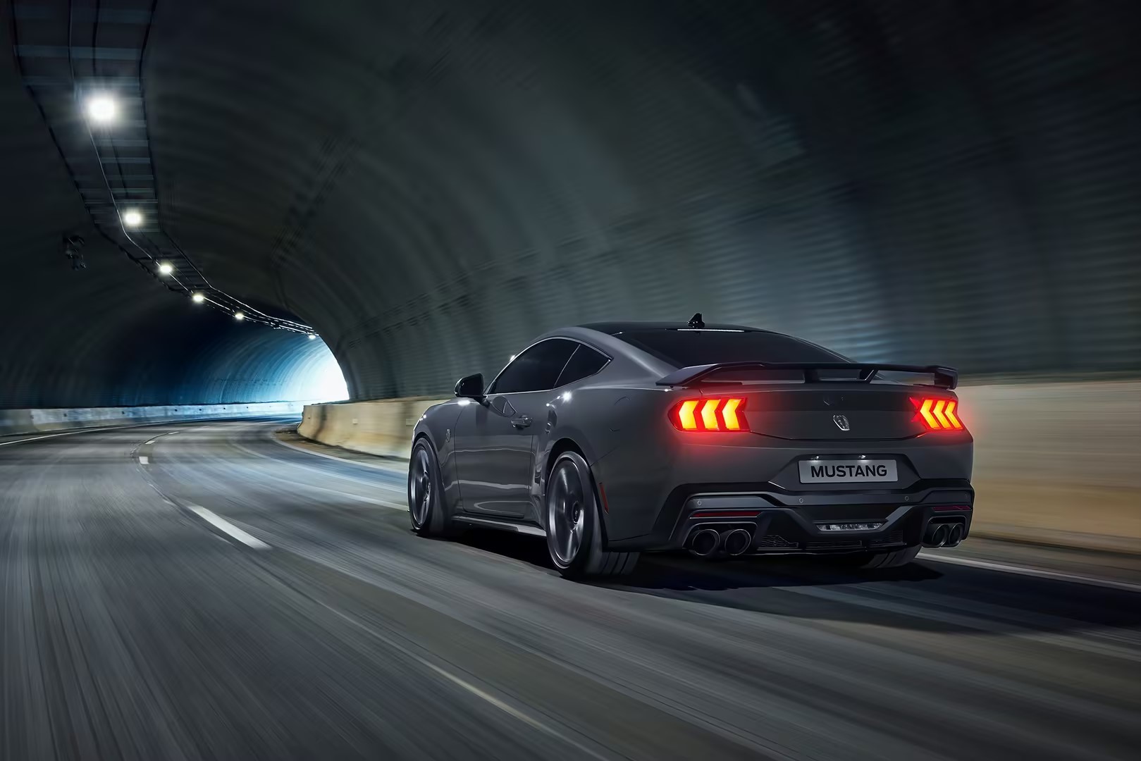 全新福特Mustang Dark Horse中國首秀，獨(dú)一無二的5.0升V8自吸動力