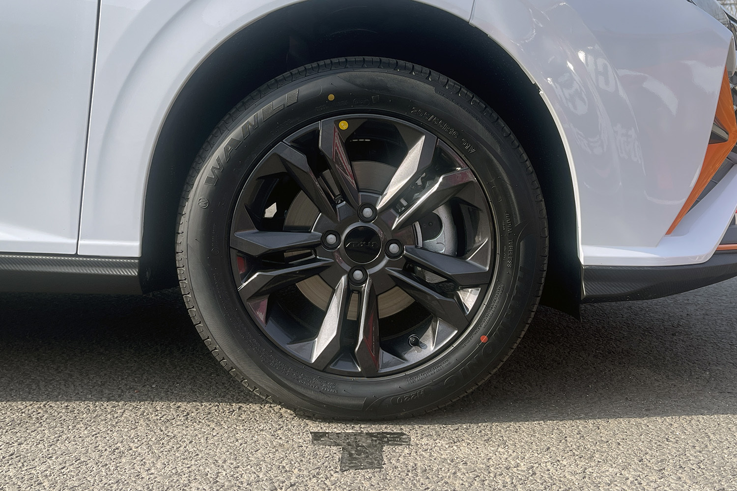 東風(fēng)風(fēng)神賽車學(xué)院開營 24款奕炫上市售7.79萬元起
