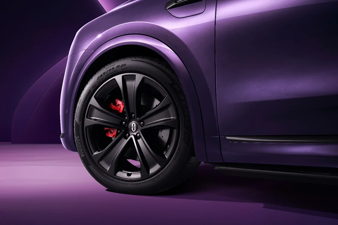問(wèn)界M8預(yù)售價(jià)37.8萬(wàn)元起 8月將正式上市